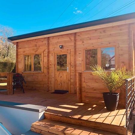 Chalet 2 Personnes Avec Jacuzzi Et Piscine Saisonniere Partagee Corcieux Bagian luar foto