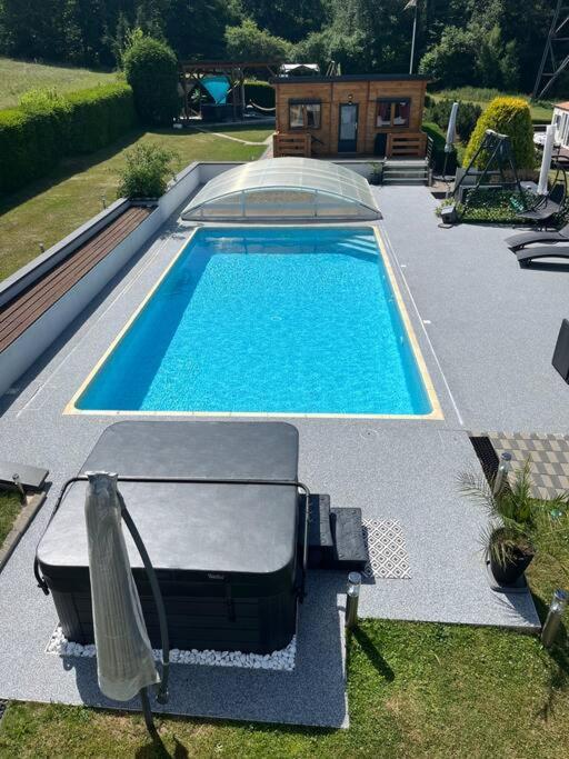 Chalet 2 Personnes Avec Jacuzzi Et Piscine Saisonniere Partagee Corcieux Bagian luar foto