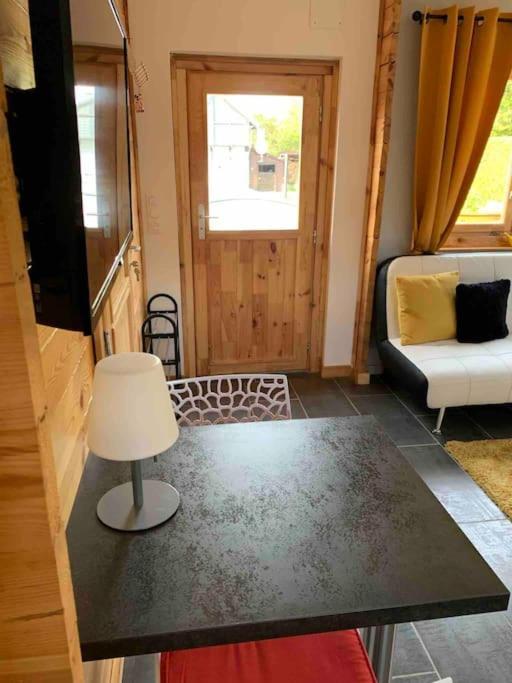 Chalet 2 Personnes Avec Jacuzzi Et Piscine Saisonniere Partagee Corcieux Bagian luar foto