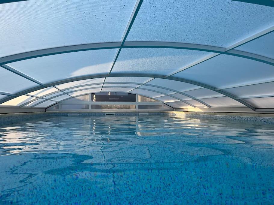 Chalet 2 Personnes Avec Jacuzzi Et Piscine Saisonniere Partagee Corcieux Bagian luar foto